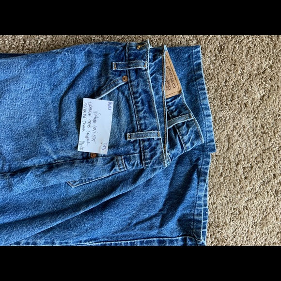 Vintage Levi Jeans - Picture 2 of 6